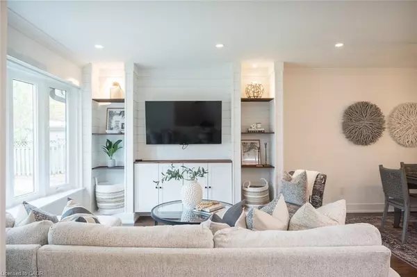 Burlington, ON L7P 2T9,1346 Colonsay Drive