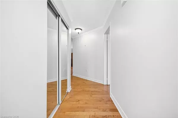 Mount Hope, ON L0R 1W0,372 Silverbirch Boulevard