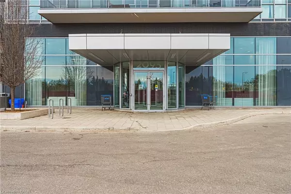 Burlington, ON L7R 0E6,2093 Fairview Street #2001