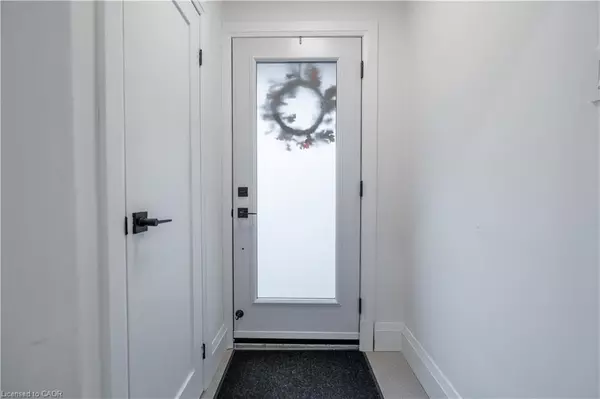 Hamilton, ON L9H 1S5,7 Glenmorris Drive