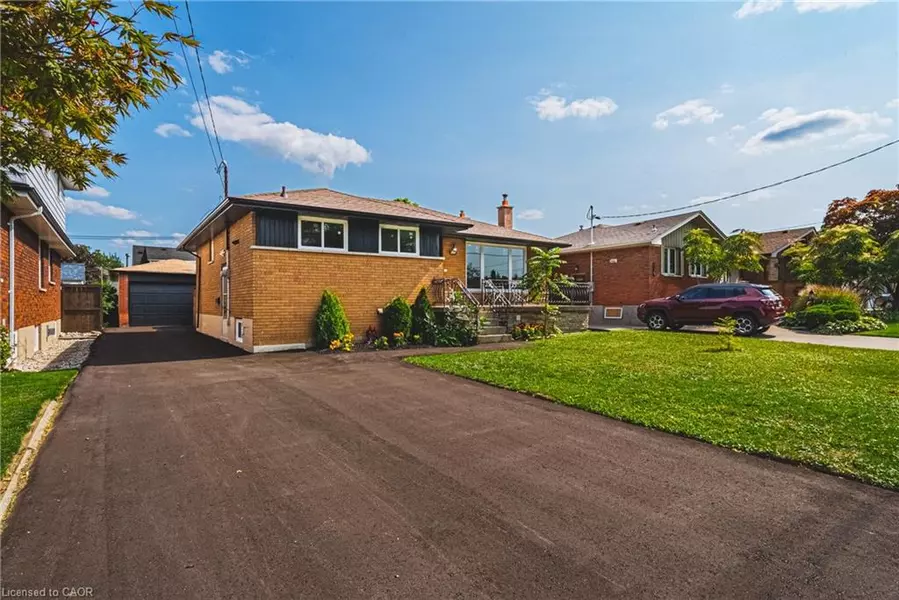 131 Welbourn Drive, Hamilton, ON L9A 3N5