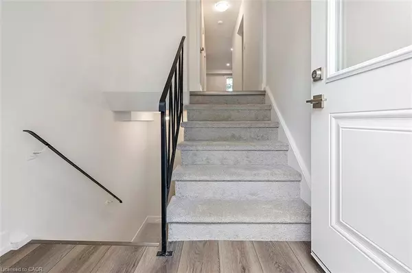 Hamilton, ON L8H 2M5,65 Woodman Drive N