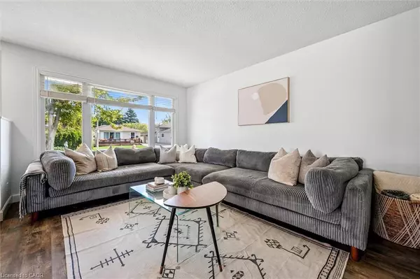 Kitchener, ON N2N 1N7,10 Broken Oak Crescent