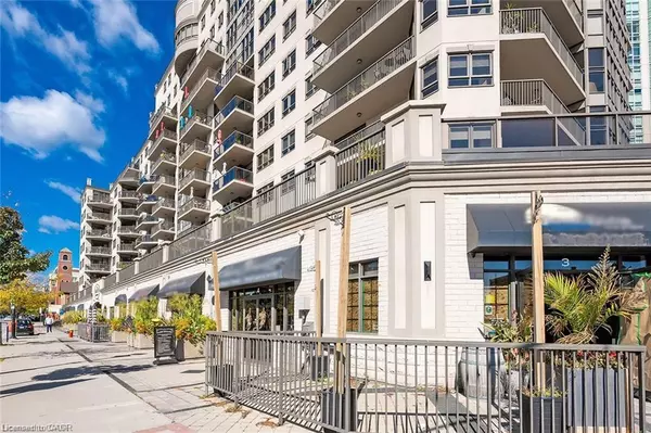 Burlington, ON L7R 0A4,399 Elizabeth Street #210