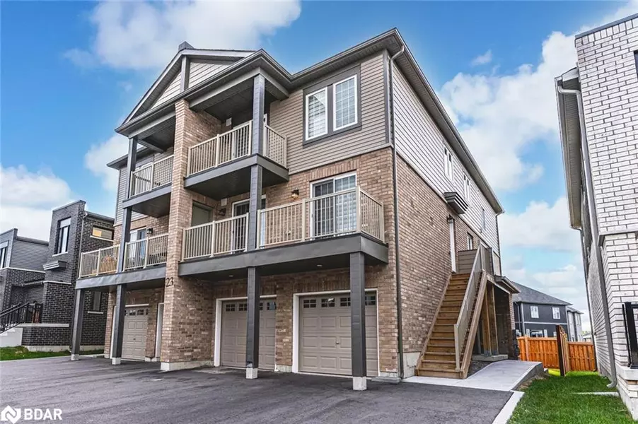 23 Hay Lane #5, Barrie, ON L9J 0V6