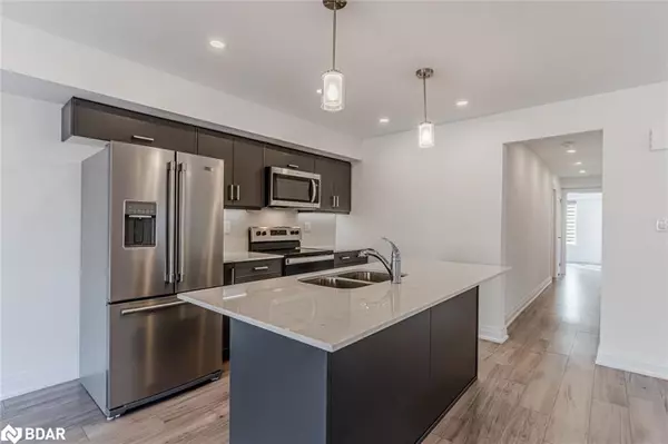 Barrie, ON L9J 0V6,23 Hay Lane #5