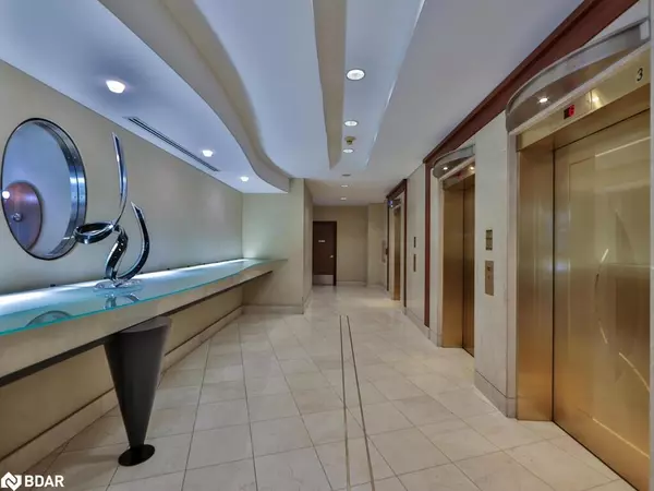 Toronto, ON M5H 4C9,168 Simcoe Street #318