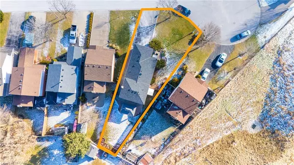 Burlington, ON L7M 3G9,3129 Sandcliffe Court