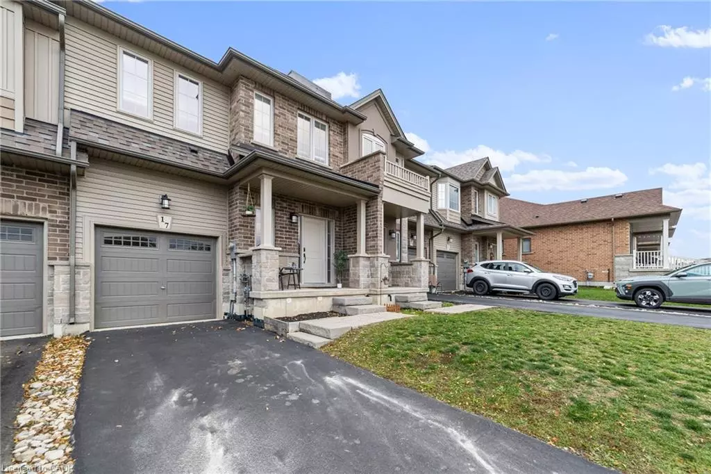 Smithville, ON L0R 2A0,17 Dennis Drive