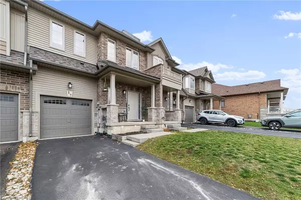 17 Dennis Drive, Smithville, ON L0R 2A0