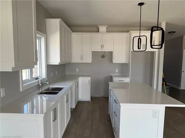 Waterford, ON N0E 1Y0,247 Charles Street