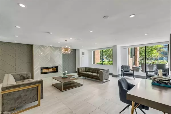 Burlington, ON L7S 2J3,1270 Maple Crossing Boulevard #404