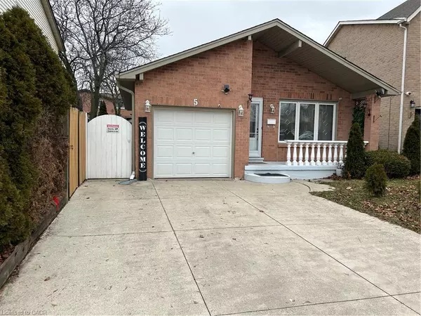 Stoney Creek, ON L8J 2E6,5 Twinoaks Crescent