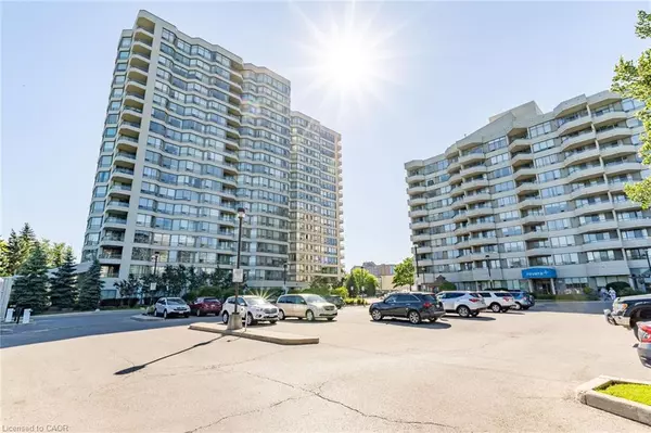 Mississauga, ON L5A 4G5,75 King Street E #306