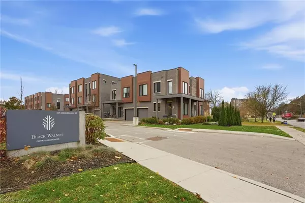 Cambridge, ON N1R 2H2,107 Concession Street #21