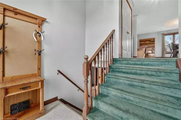 Dunnville, ON N1A 2W4,713 Haldimand Rd 17