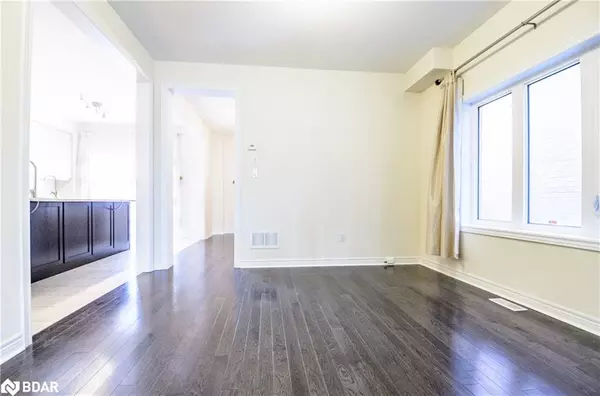 Barrie, ON L4N 5K4,15 Forsyth Crescent