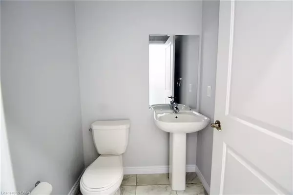 Stoney Creek, ON L8E 0J4,98 Shoreview Place #6