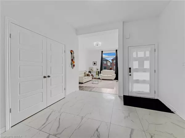 Paris, ON N3L 0E9,28 Sass Crescent