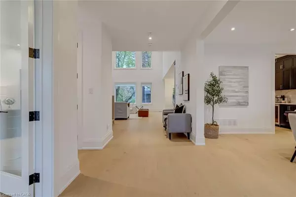 Ancaster, ON L9G 1V3,102 Cumming Court