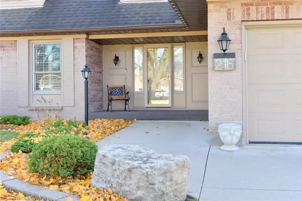 Ancaster, ON L9G 4J7,216 Amberly Boulevard