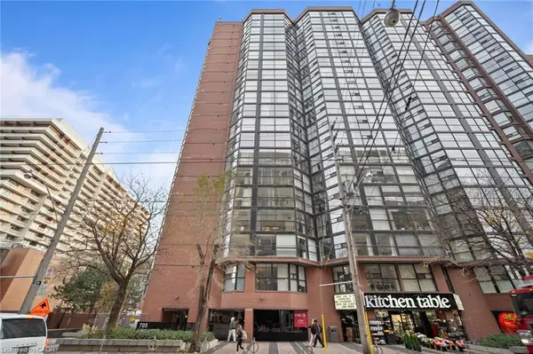 705 King Street W #805, Toronto, ON M5V 2W8