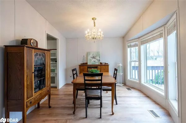 Oro-medonte, ON L3V 0P9,30 Jane Street