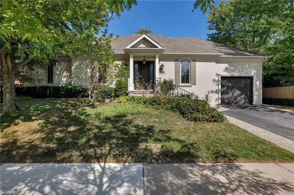 2448 Bridge Road, Oakville, ON L6L 5C2