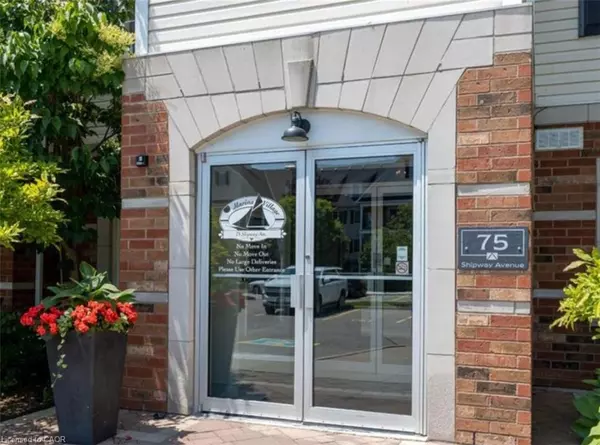 Newcastle, ON L1B 0B8,75 Shipway Avenue #209