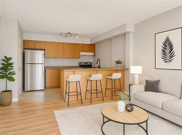 Newcastle, ON L1B 0B8,75 Shipway Avenue #209