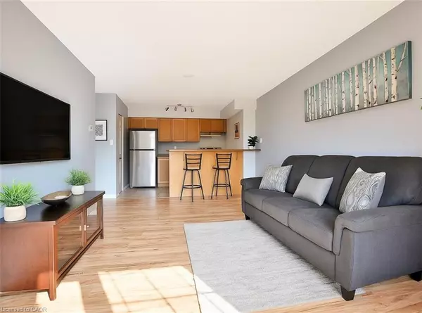 Newcastle, ON L1B 0B8,75 Shipway Avenue #209