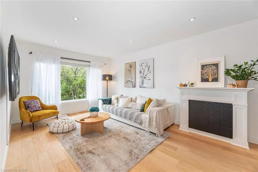 2431 Padstow Crescent, Mississauga, ON L5J 2G2