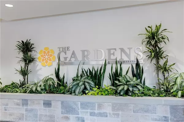 Burlington, ON L7N 1M8,3290 New Street #106