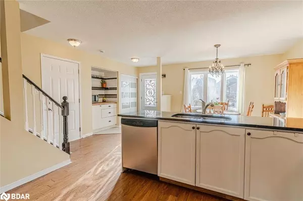 Barrie, ON L4N 0W1,222 Country Lane