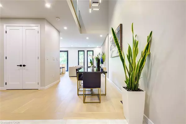 Cambridge, ON N1R 4L3,93 Oak Street