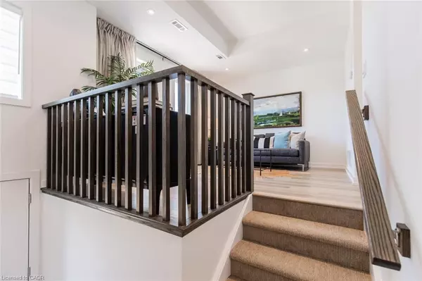 Waterdown, ON L0R 2H7,205 Burke Street