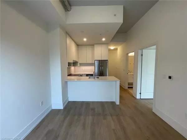 206 King Street W #202, Hamilton, ON L8P 1A5