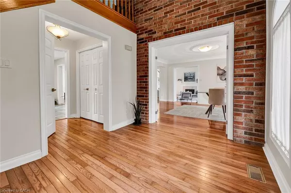 Waterloo, ON N2K 3H9,250 Grey Squirrel Place