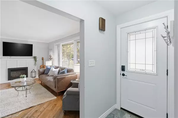 Waterdown, ON L0R 2H0,30 Kelly Street