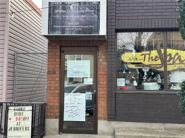 19 Broadway Street W #6, Paris, ON N3L 2S3