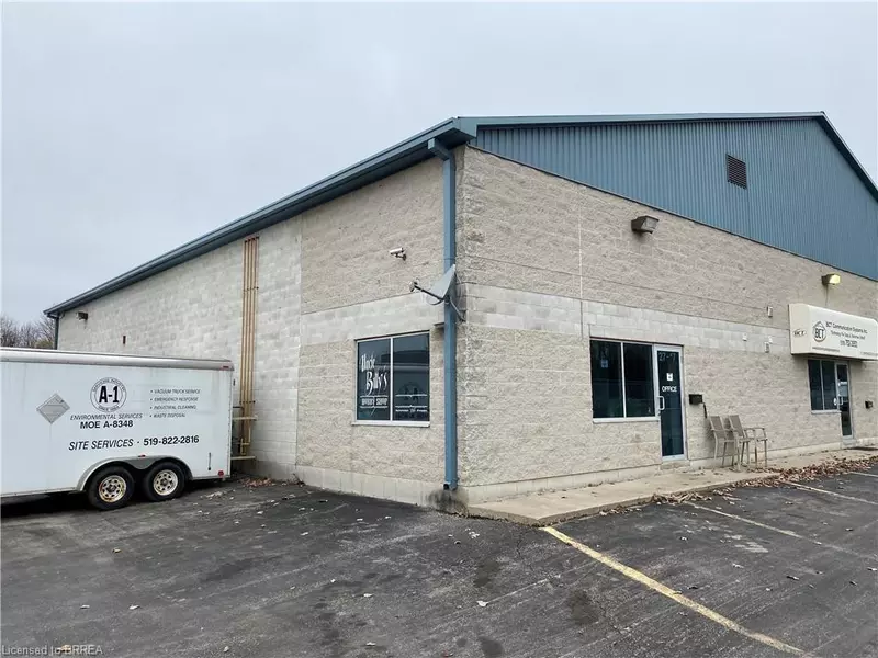 27 Copernicus Boulevard #7, Brantford, ON N3P 1N4