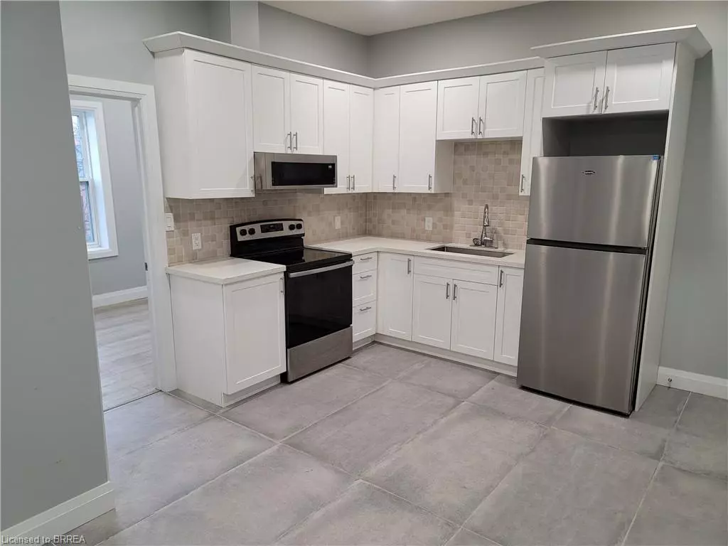 Brantford, ON N3S 3N5,427 Colborne Street #6