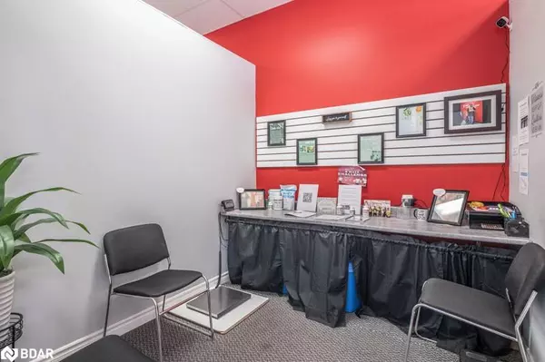 Barrie, ON L4N 7Z9,353 Anne Street N #4