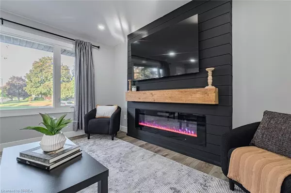 Brantford, ON N3R 5E5,14 Montour Place