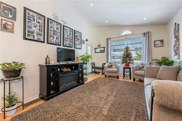 Port Dover, ON N0A 1N4,40 Thompson Drive