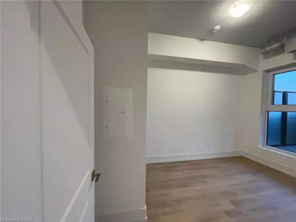 Hamilton, ON L8P 1A5,206 King Street W #206