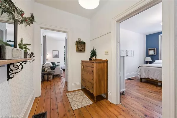 Paris, ON N3L 1W8,17 Ball Street