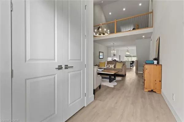 Port Dover, ON N0A 1N0,744 Nelson Street W #31