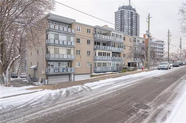 Hamilton, ON L8N 2G1,107 St. Josephs Drive #106