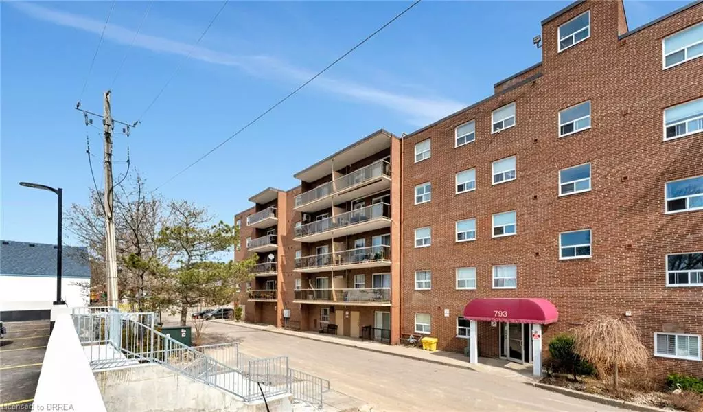 Brantford, ON N3S 7J3,793 Colborne Street E #207